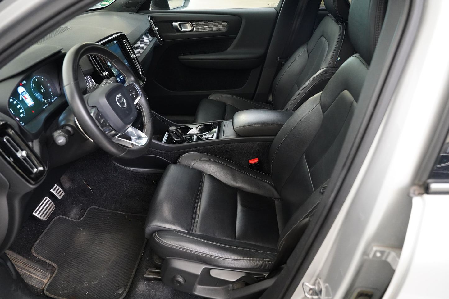 Volvo XC40 2.0 D4 140 kW AWD R-Design