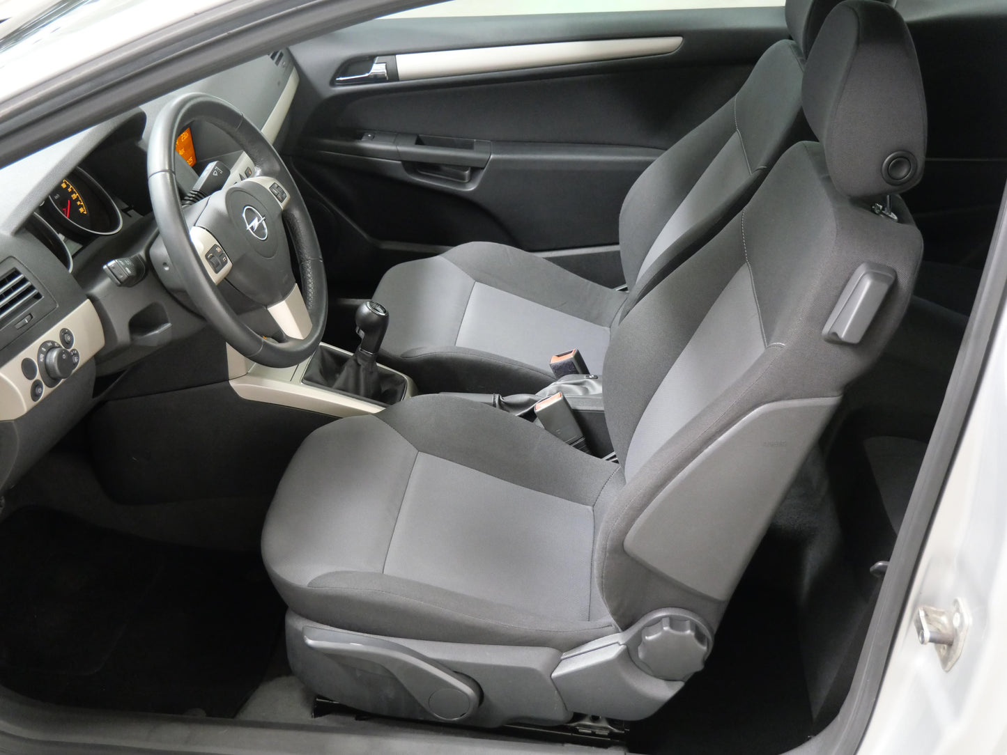 Opel Astra 1.4 i 66 kW GTC