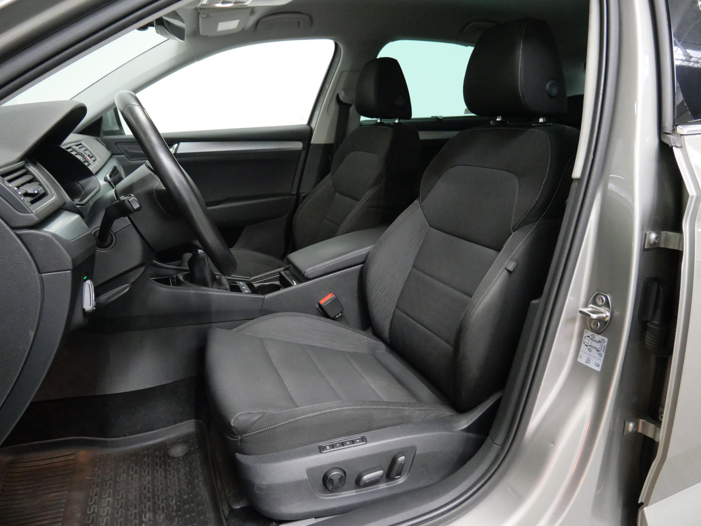 Škoda Superb 2.0 TDI 110 kW Ambition Plus