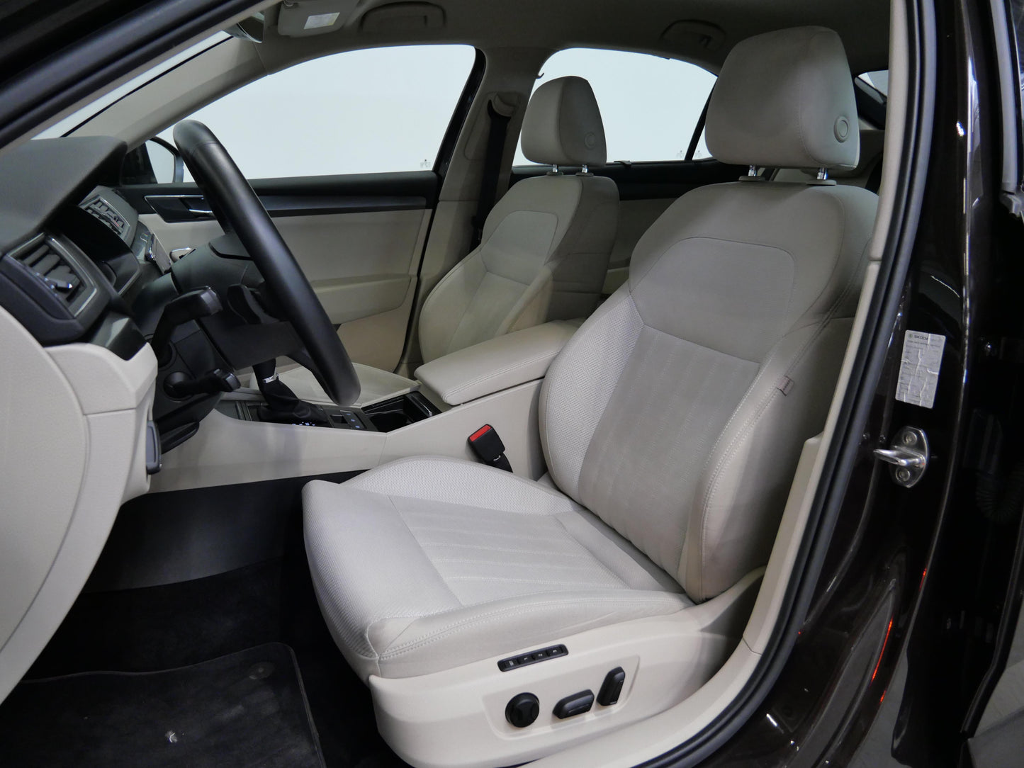 Škoda Superb 2.0 TDI 110 kW DSG Style