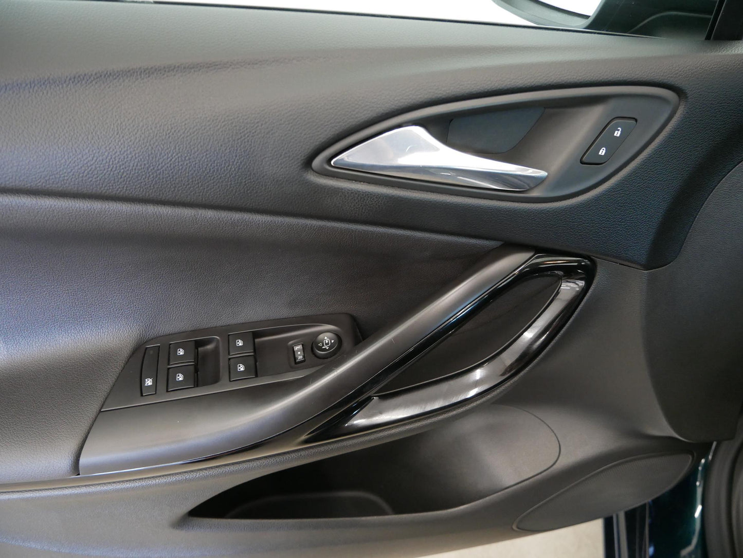 Opel Astra 1.4 SIDI Turbo Innovation