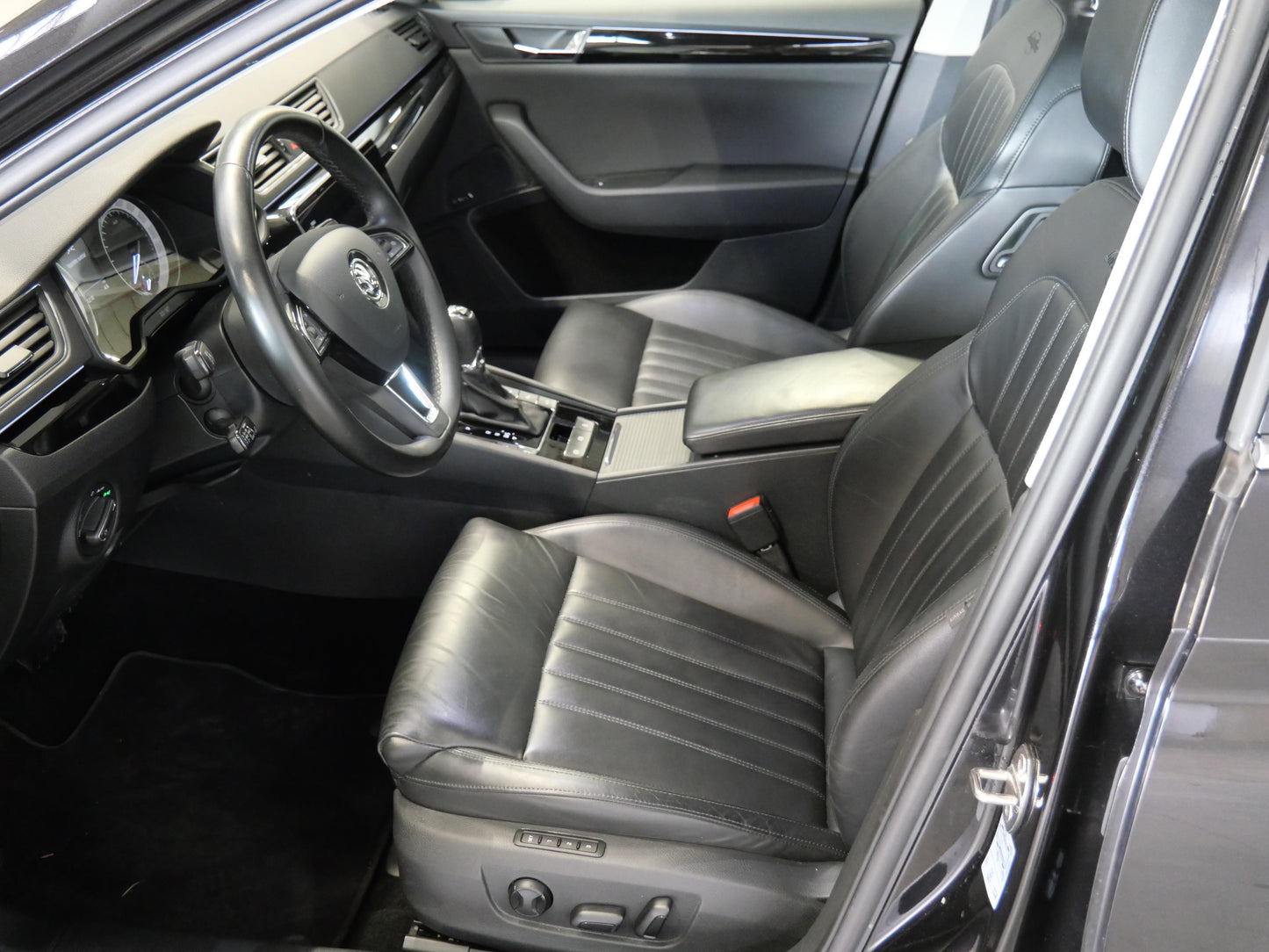 Škoda Superb 2.0 TDI 140 kW L&K