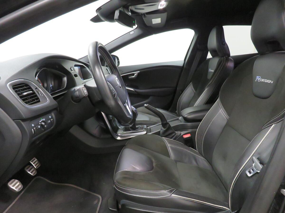 Volvo V40 2.0 D3 150kW R-Design Momentum