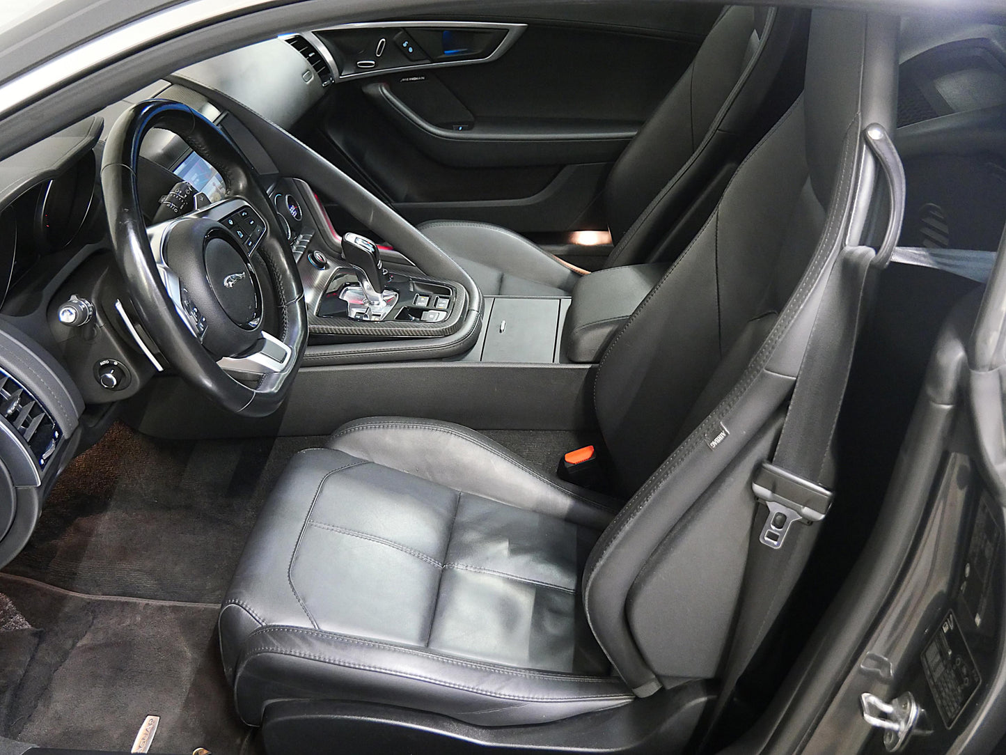 Jaguar F-Type 2.0 I4 300 221 kW R - Dynamic