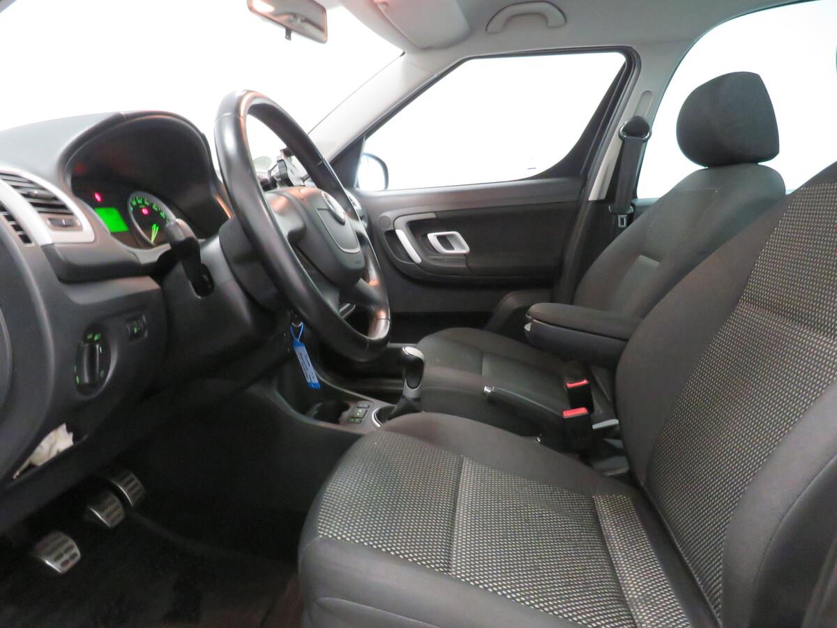 ŠKODA Roomster 1.6 16V MPI 77 kW Scout