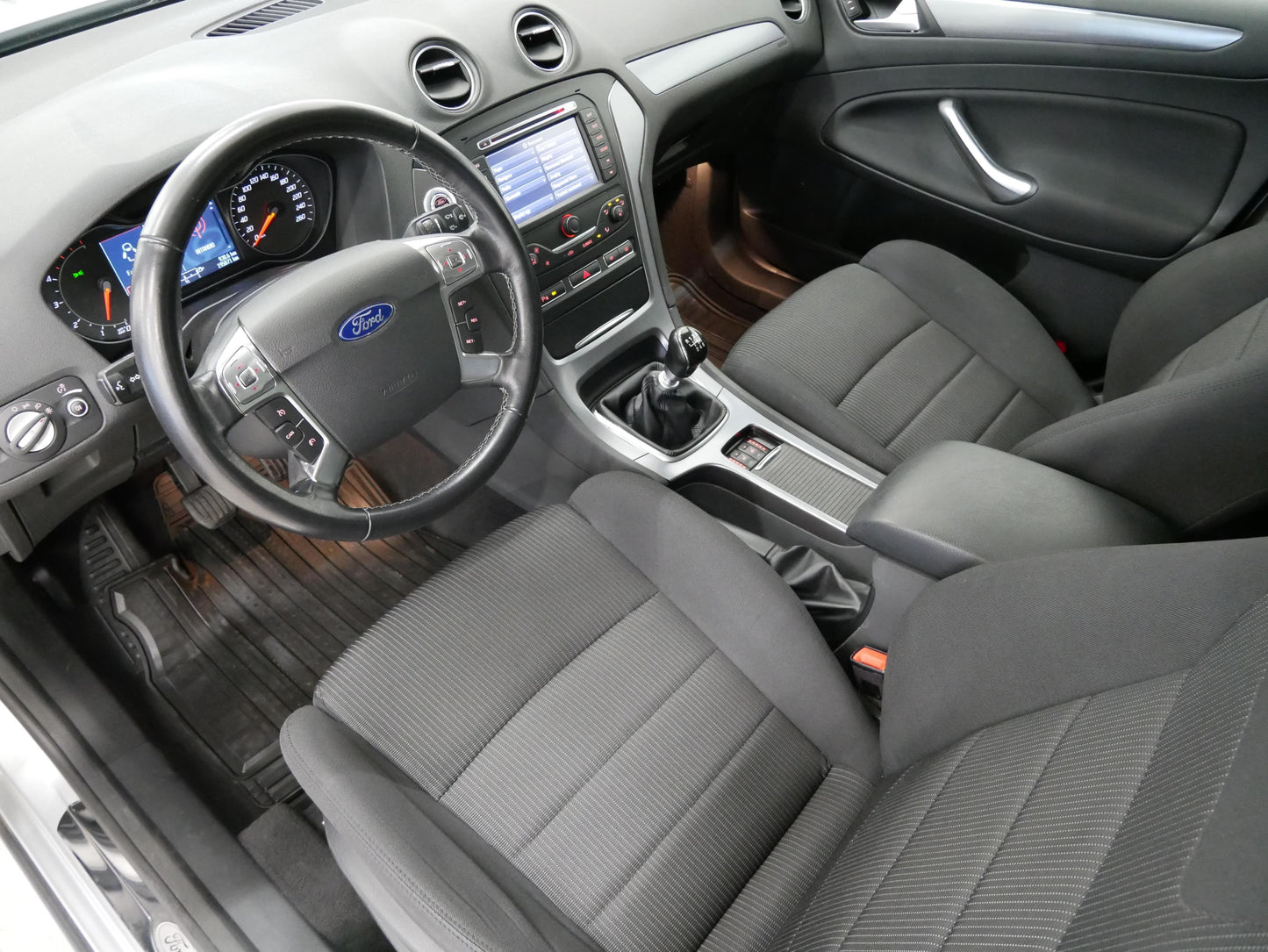 Ford Mondeo 2.0 TDCi 120 kW Business