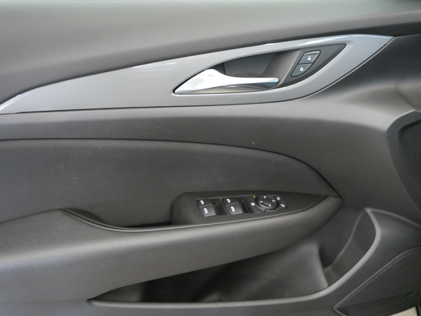 Opel Insignia 1.6 CDTi 100 kW AT