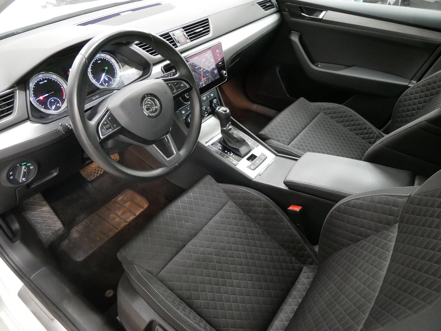 Škoda Superb 2.0 TDI 110 kW Ambiton Plus