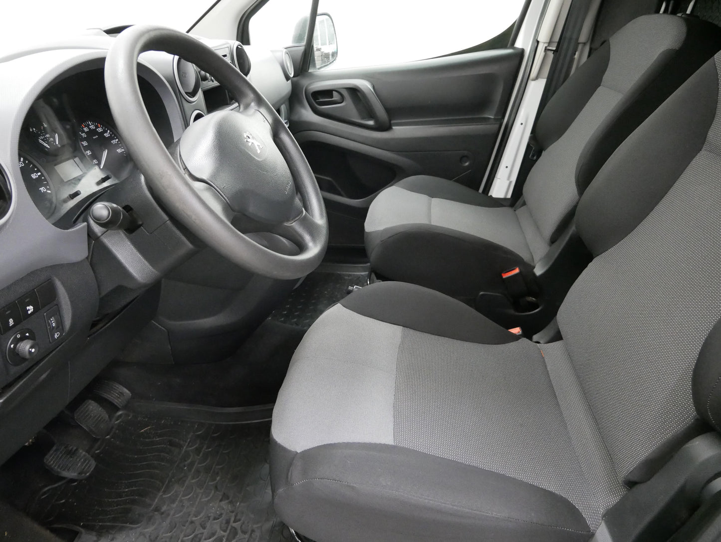Peugeot Partner 1.6 BlueHDi 55 kW Furgon L1