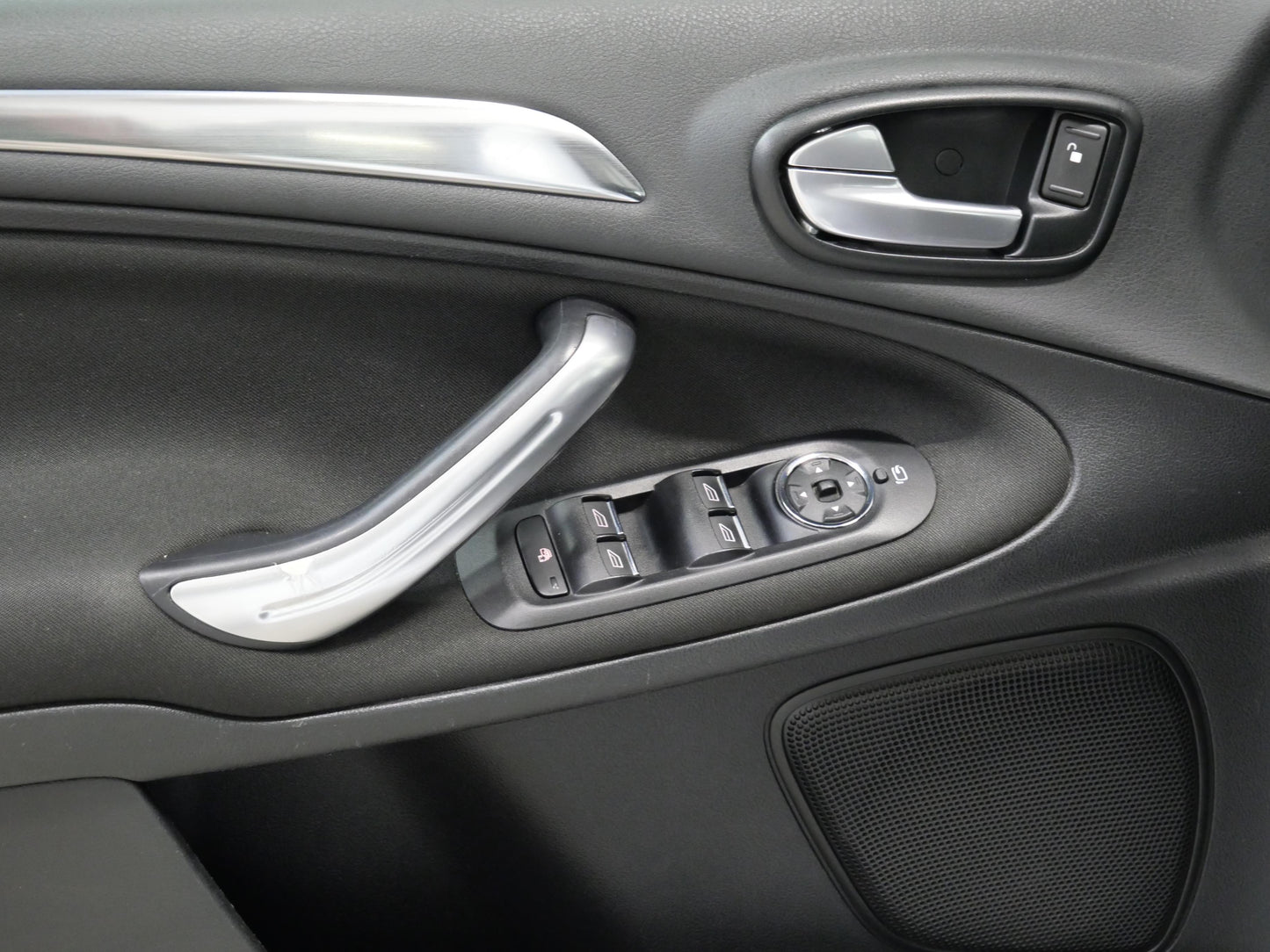 Ford S-MAX 2.0 TDCI 103 kW Titanium