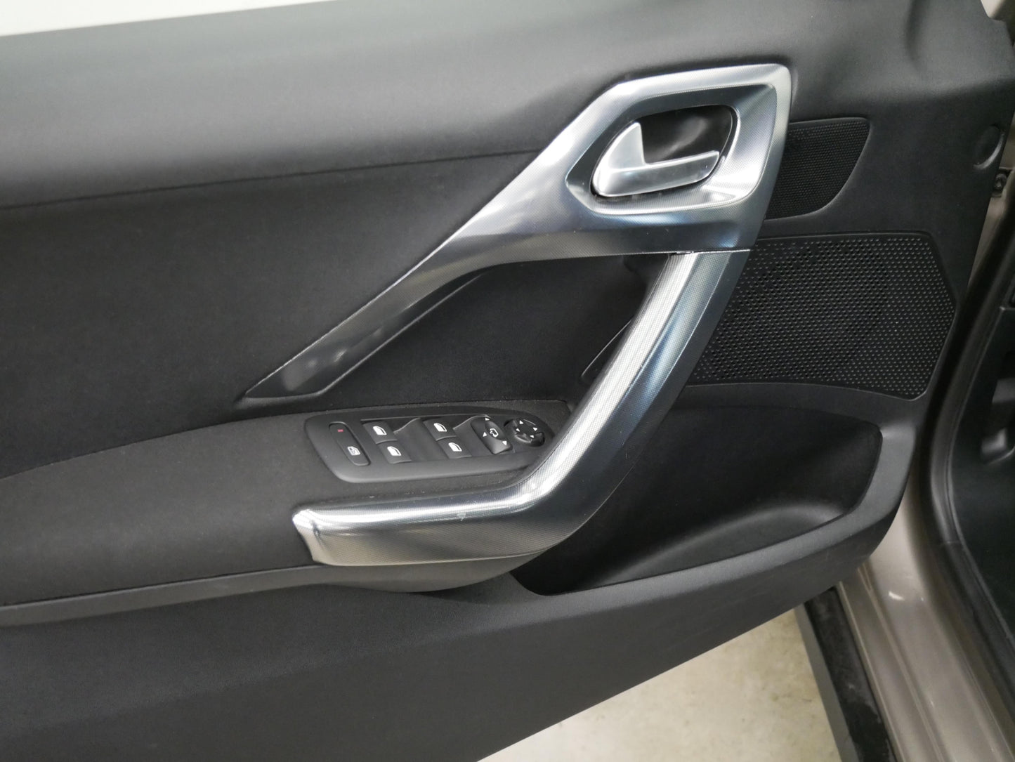 Peugeot 2008 1.2 VTI 60 kW Allure