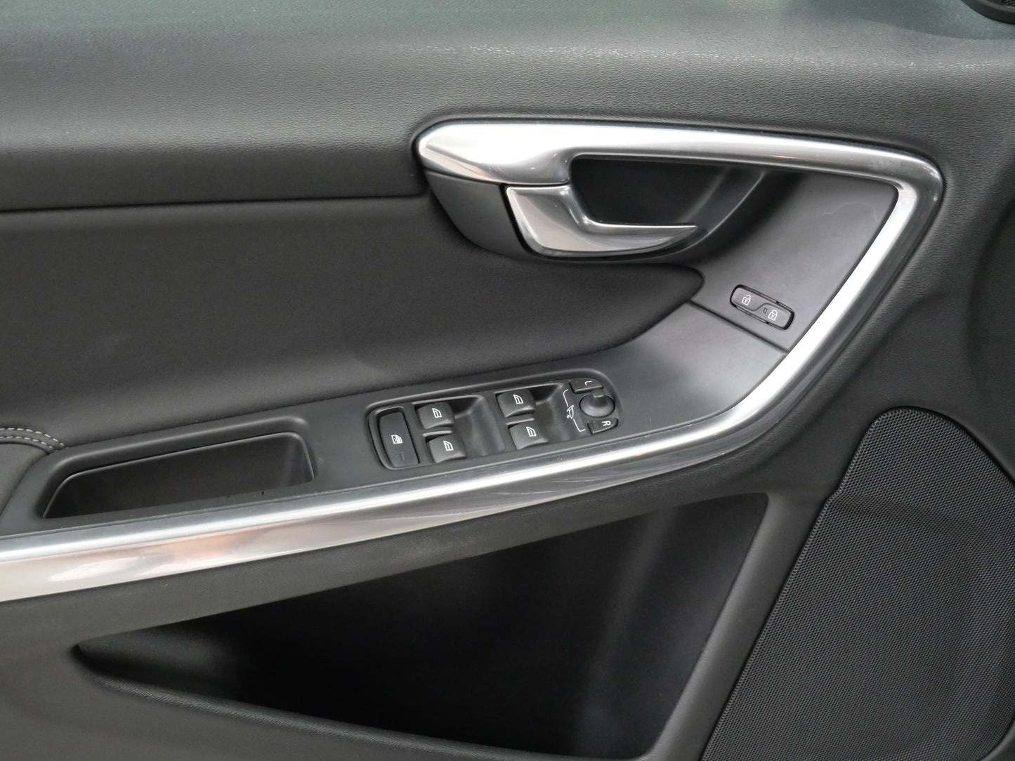 Volvo V60 1.6 132 kW Momentum
