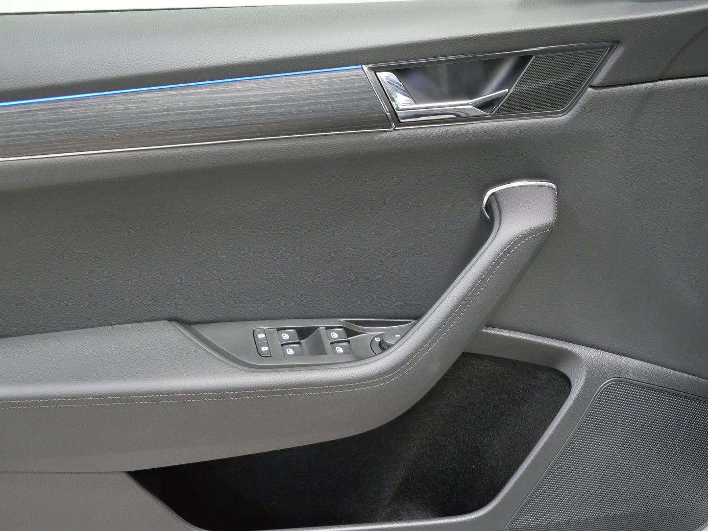 Škoda Superb 2.0 TDI 110 kW DSG Style TOP