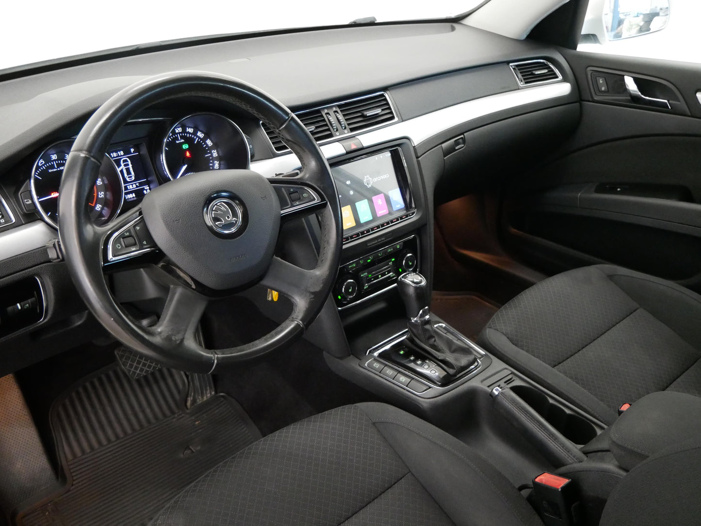 Škoda Superb 2.0 TDI 125 kW 4x4 DSG Ambi