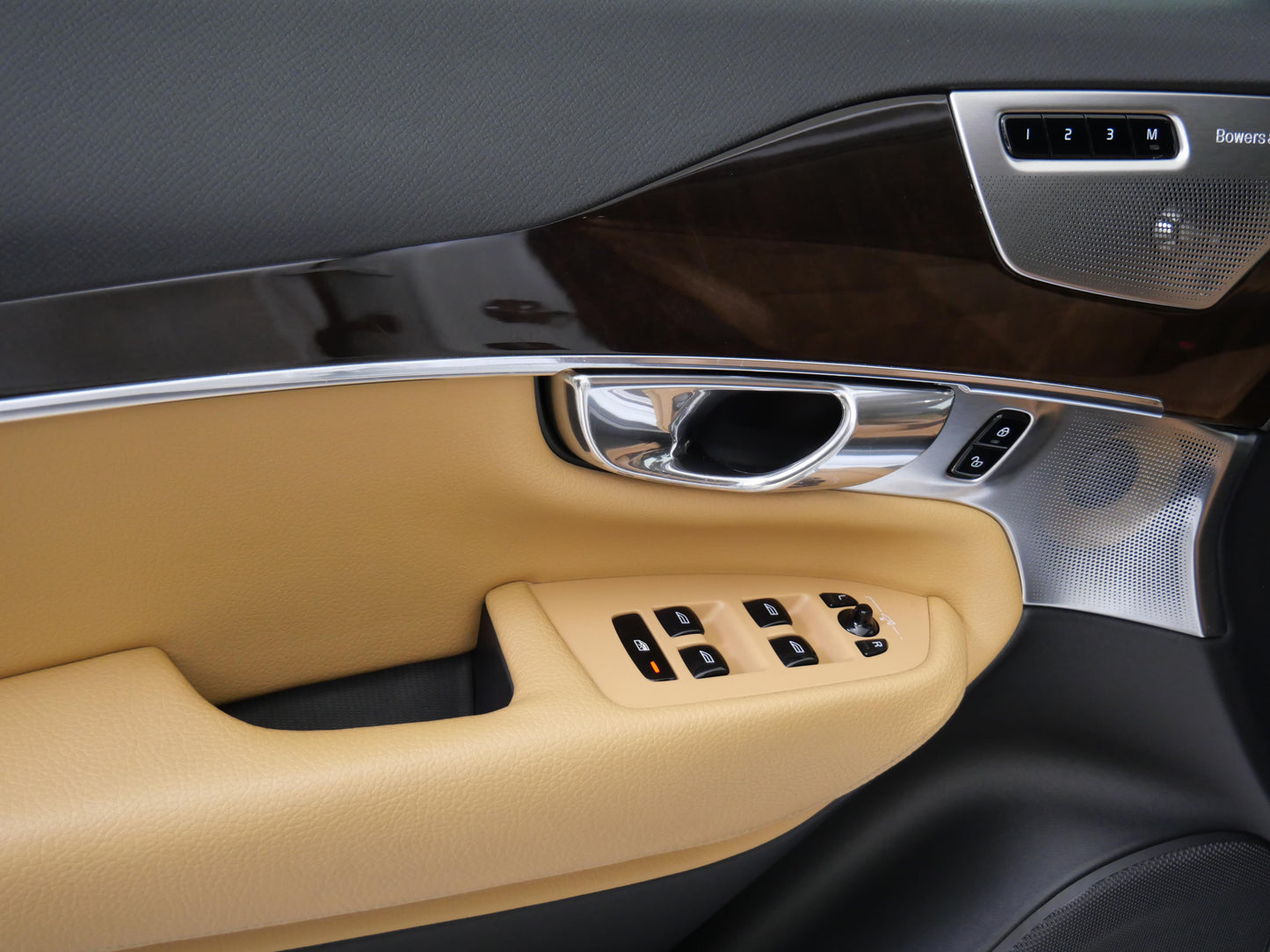 Volvo XC90 D5 171 kW AWD Momentum