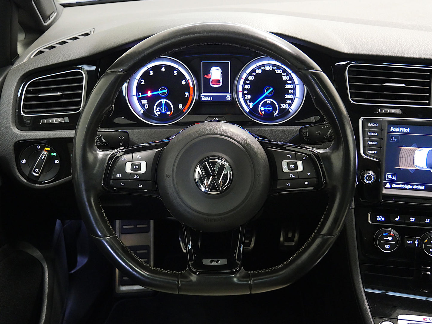 Volkswagen Golf 2.0 TSI 221 kW "R" 4Motion