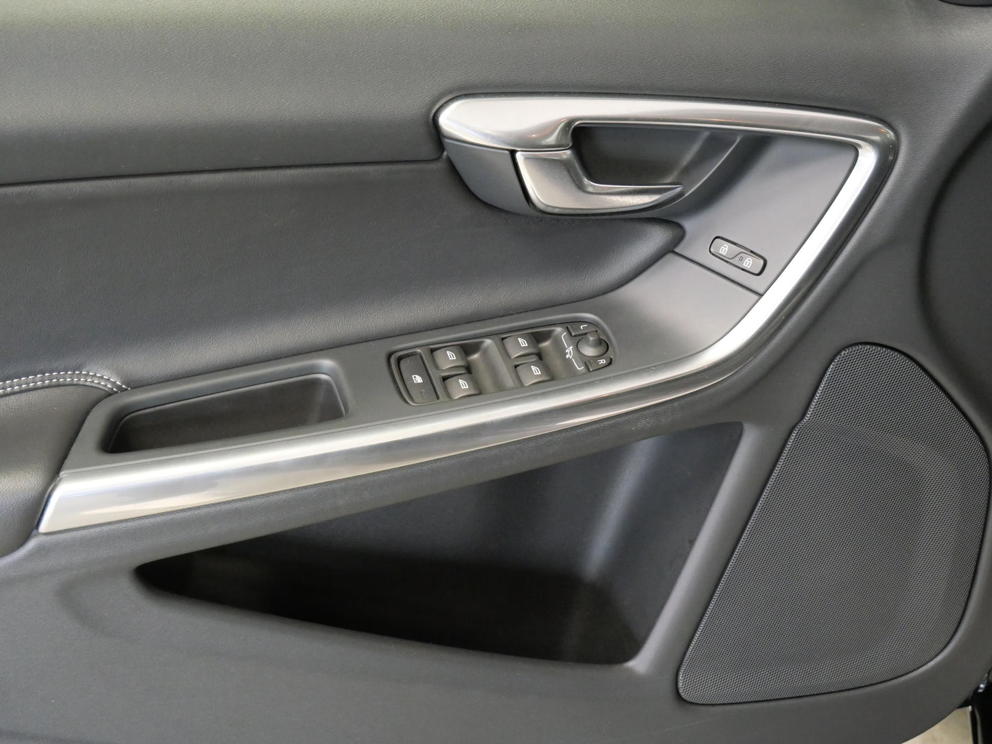 Volvo V60 2.0 D3 110 kW R-Design
