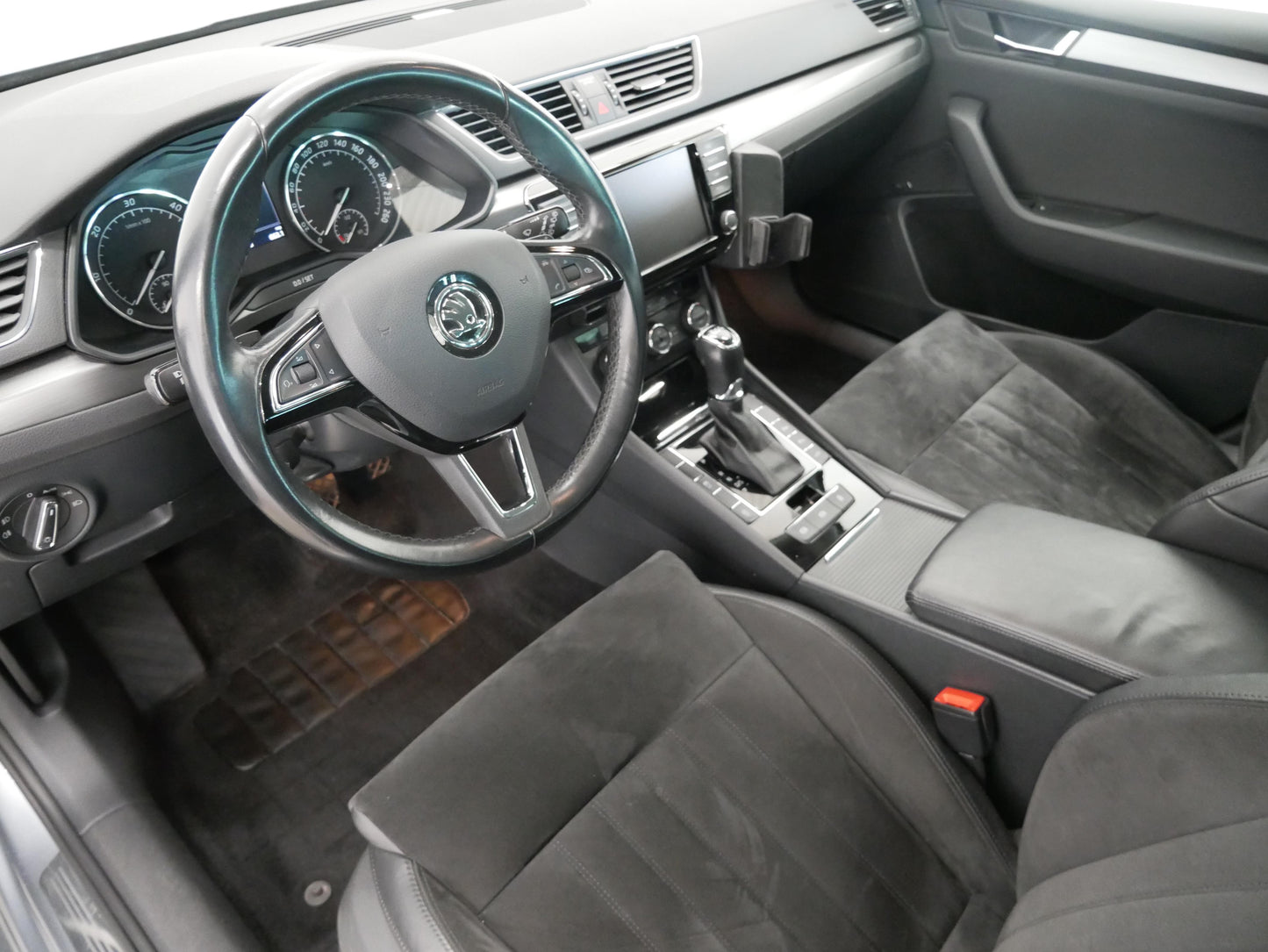 Škoda Superb 2.0 TDI 140 kW Style