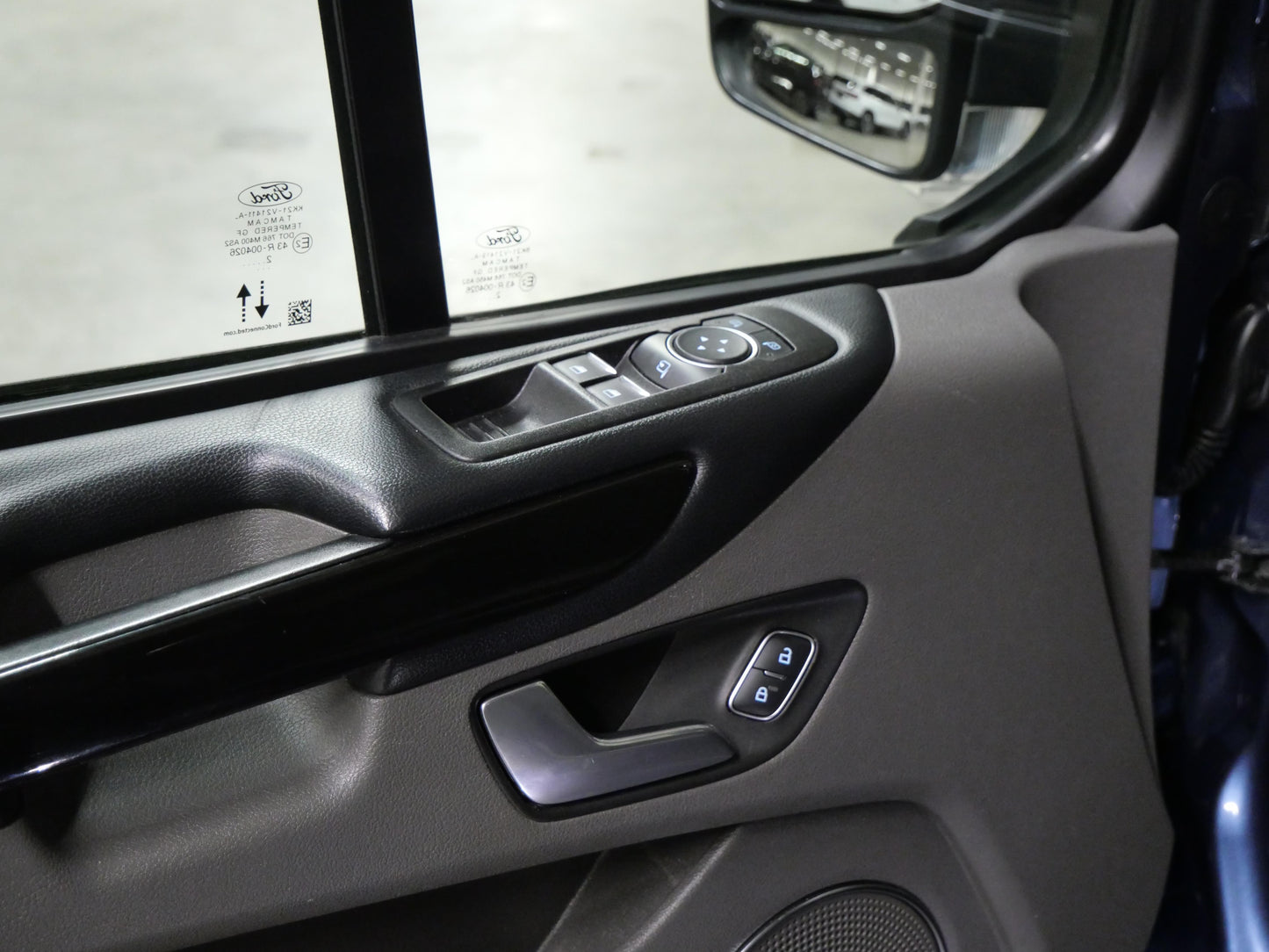 Ford Tourneo Custom 2.0 TDCI 125 kW L2 Titanium