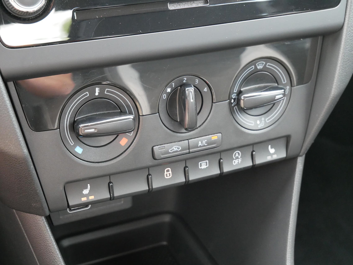 Škoda Rapid 1.0 TSI 81 kW Ambition +