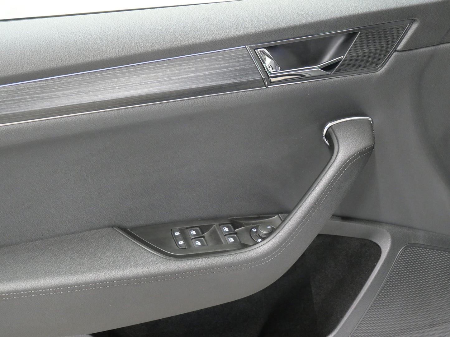 Škoda Superb 2.0 TDI 110 kW Style TOP