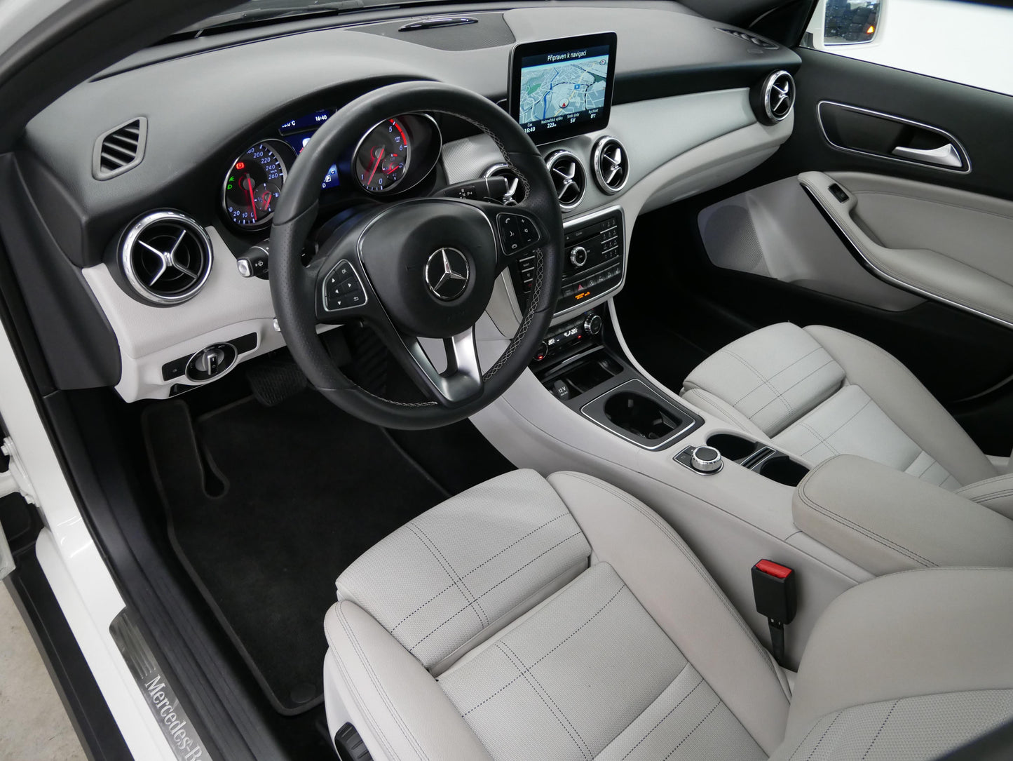 Mercedes-Benz GLA 200d 100 kW 4MATIC Urban