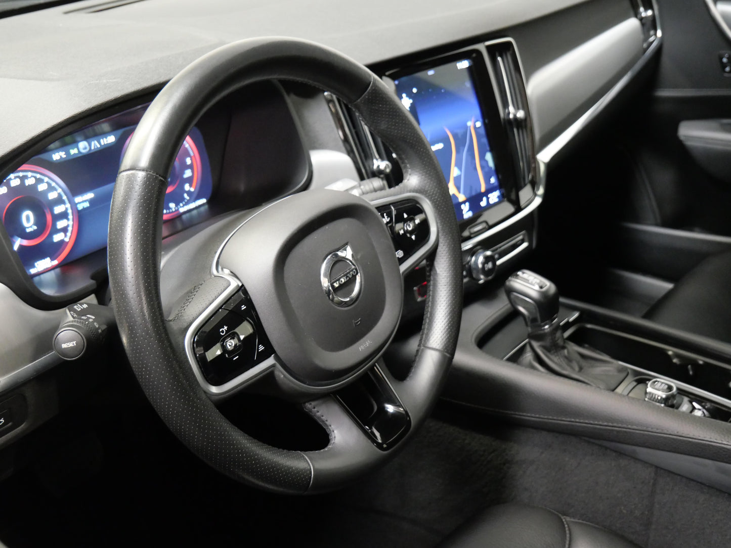 Volvo V90 2.0 D4 140 kW Momentum