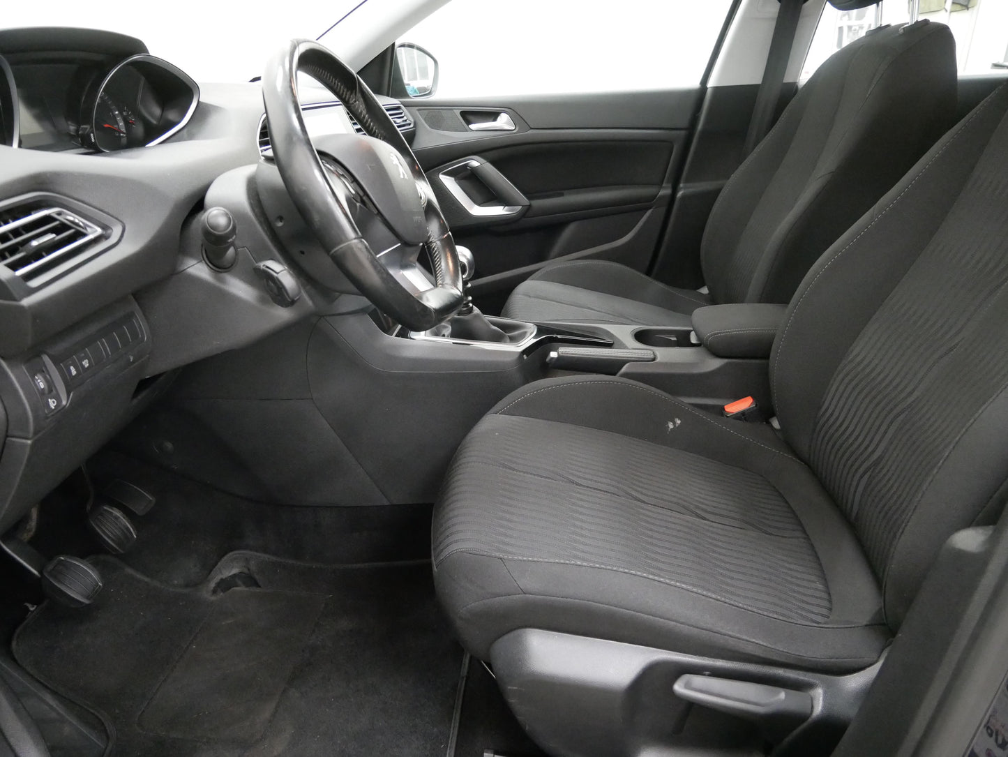 Peugeot 308 1.6 Blue-HDi 88 kW Business