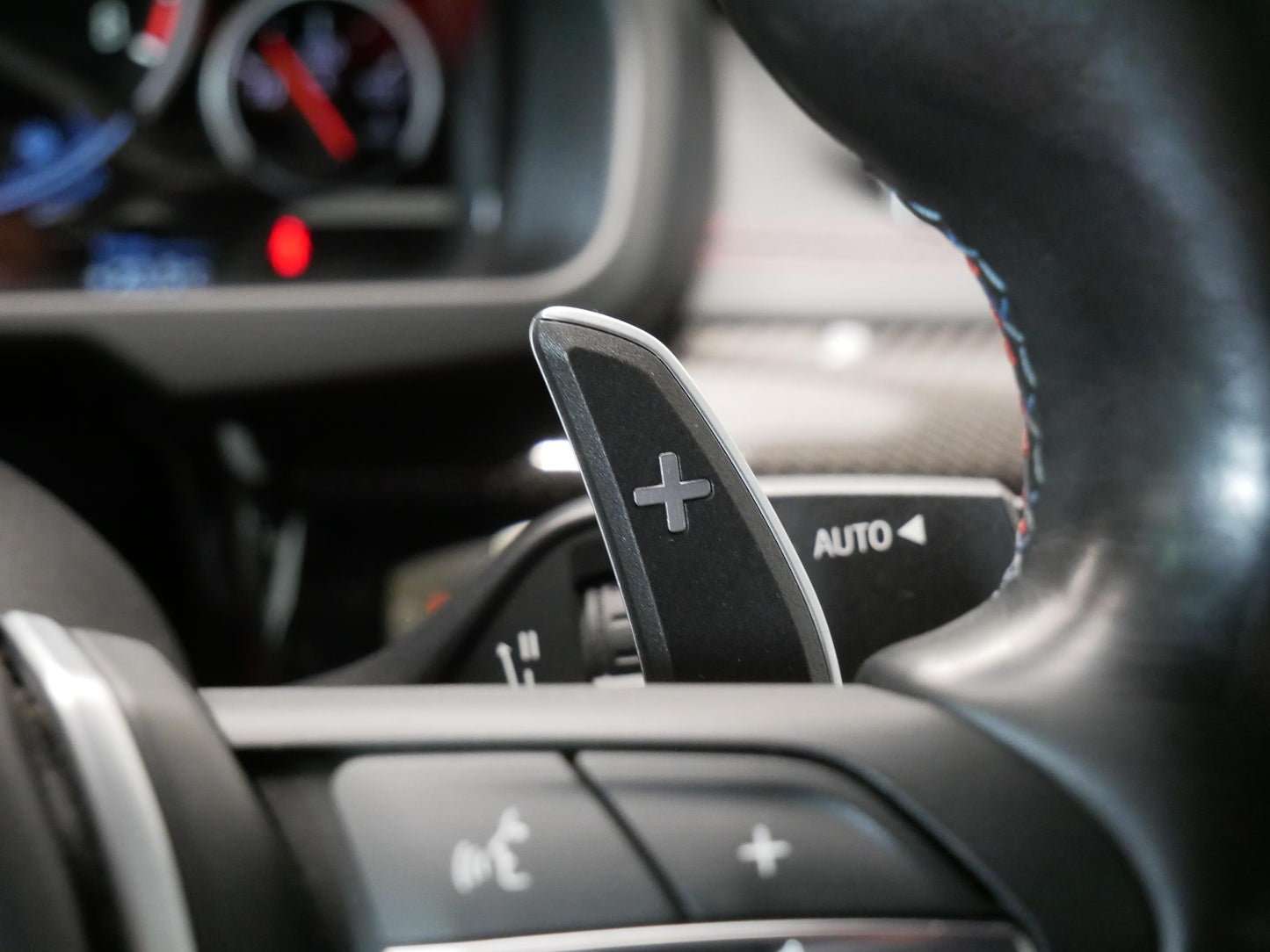 BMW X6 4.4 V8 423 kW M paket