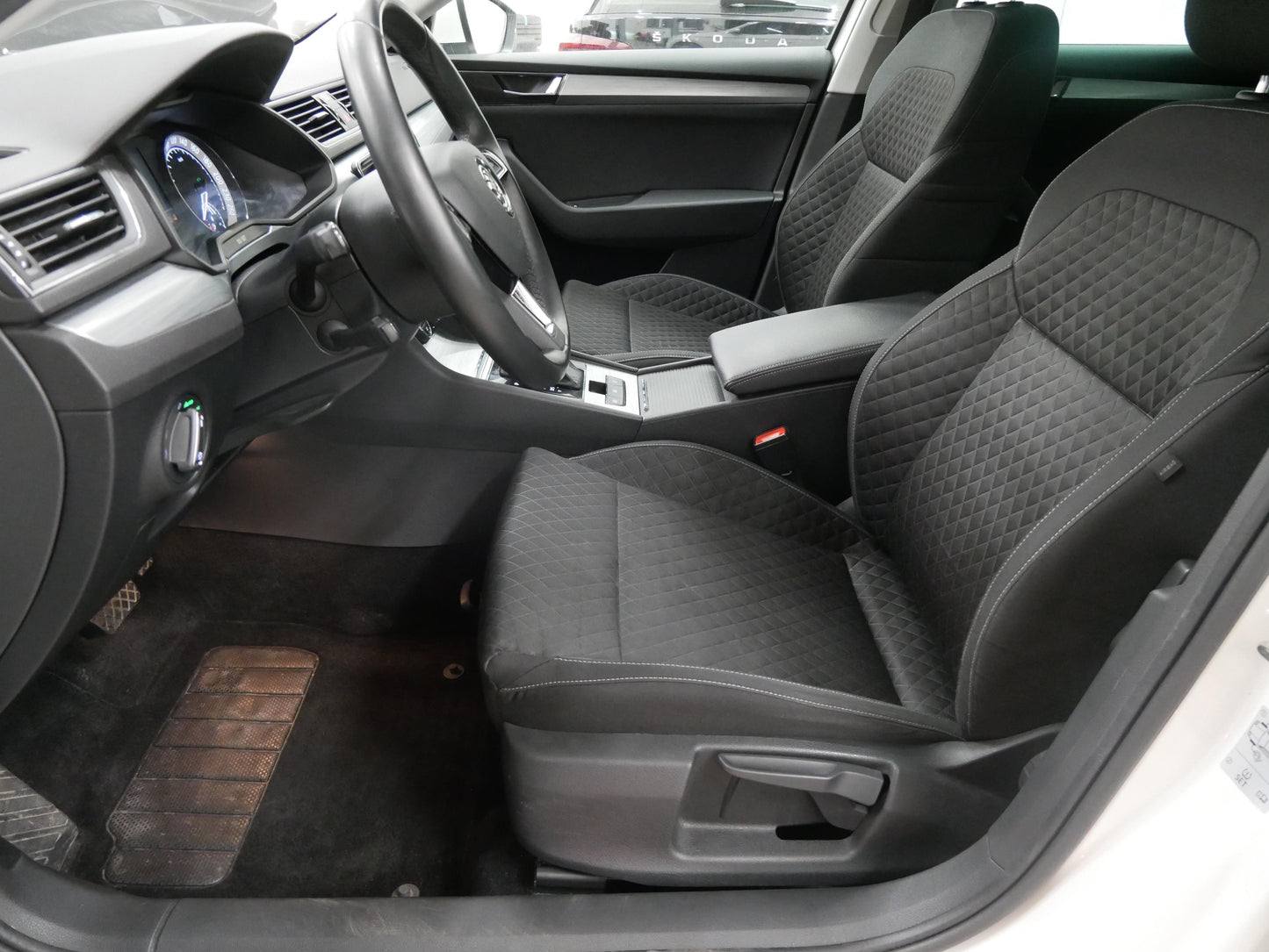 Škoda Superb 2.0 TDI 110 kW Ambiton Plus
