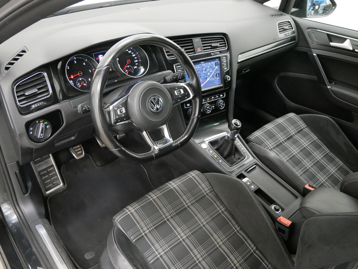 Volkswagen Golf 2.0 TDI 135 kW GTD