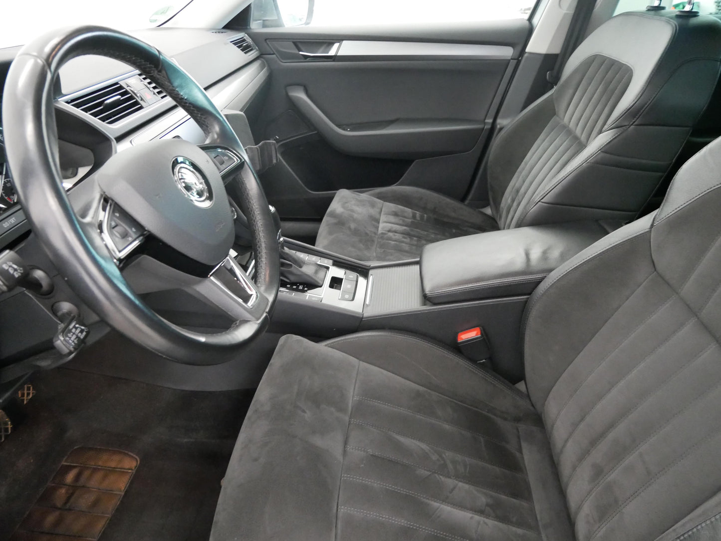 Škoda Superb 2.0 TDI 140 kW Style