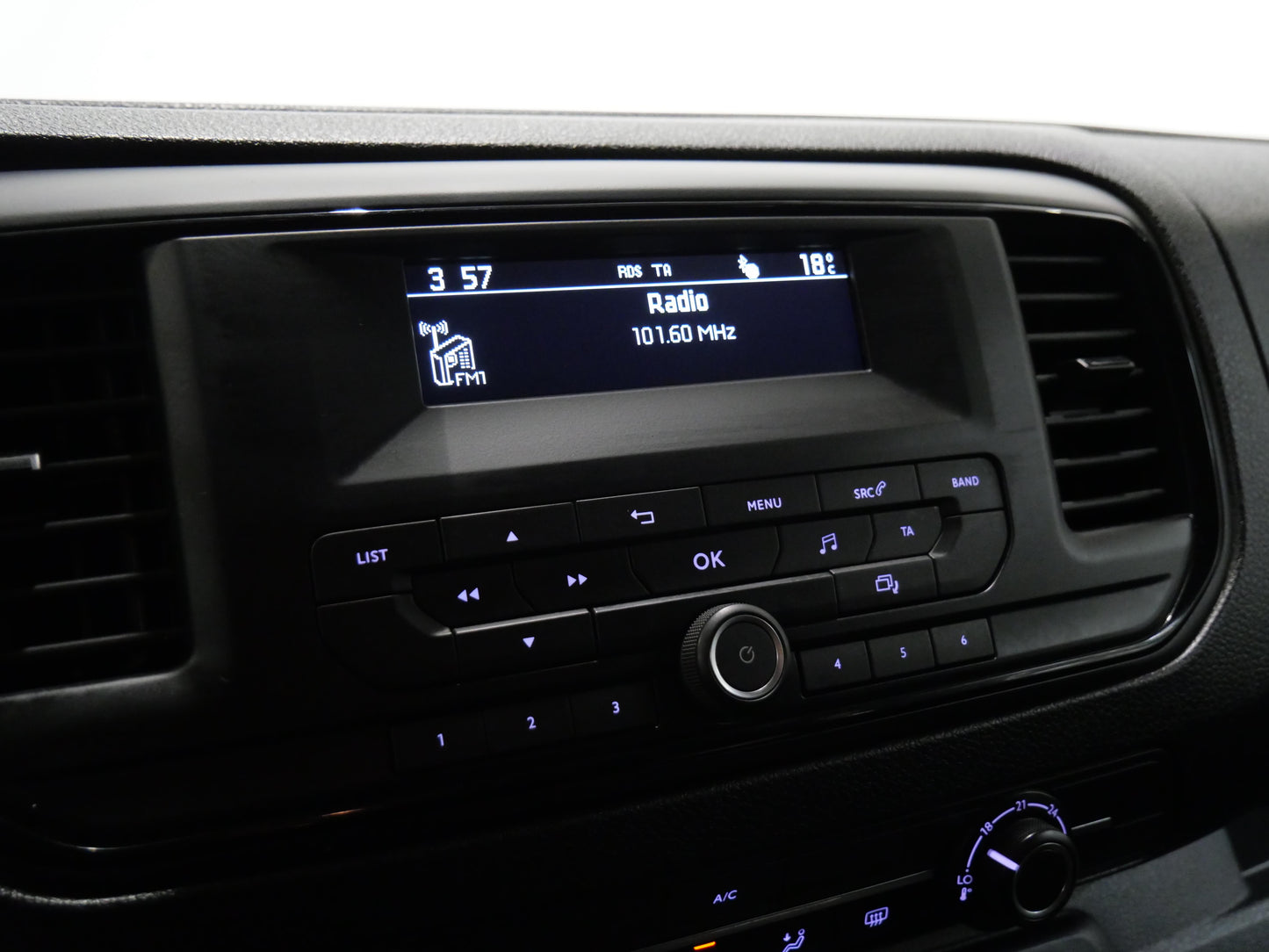 Peugeot Traveller 2.0 BlueHDI 106 kW L3 9míst