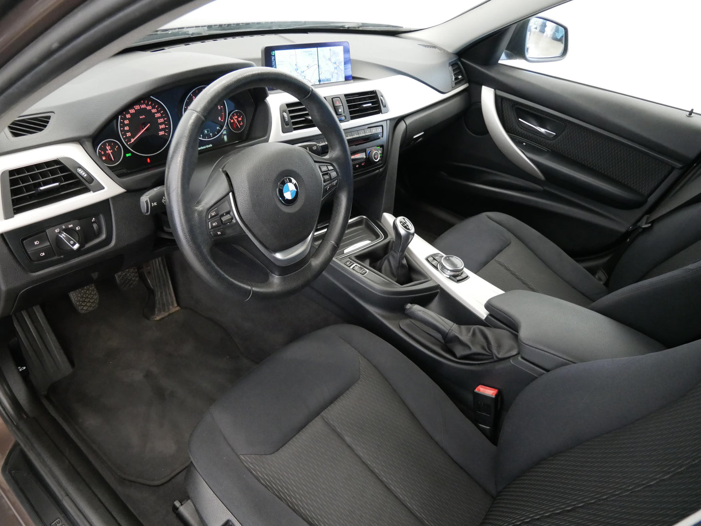 BMW Řada 3 318d 105 kW xDrive Touring