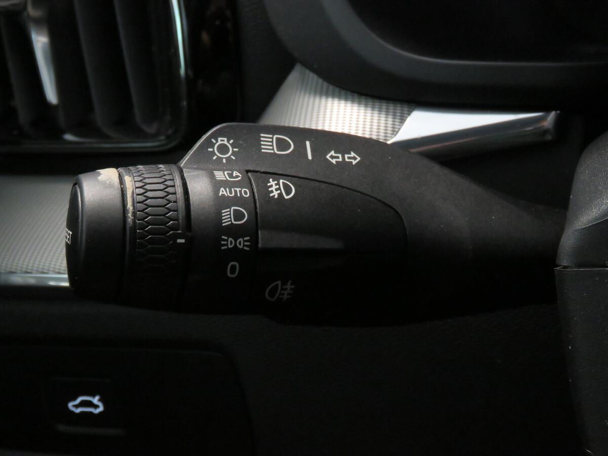 Volvo XC60 B5 184 kW AWD Plus Dark