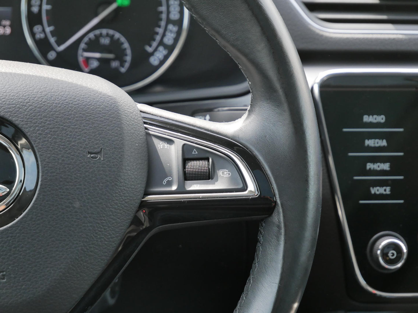 Škoda Superb 2.0 TDI 110 kW STYLE