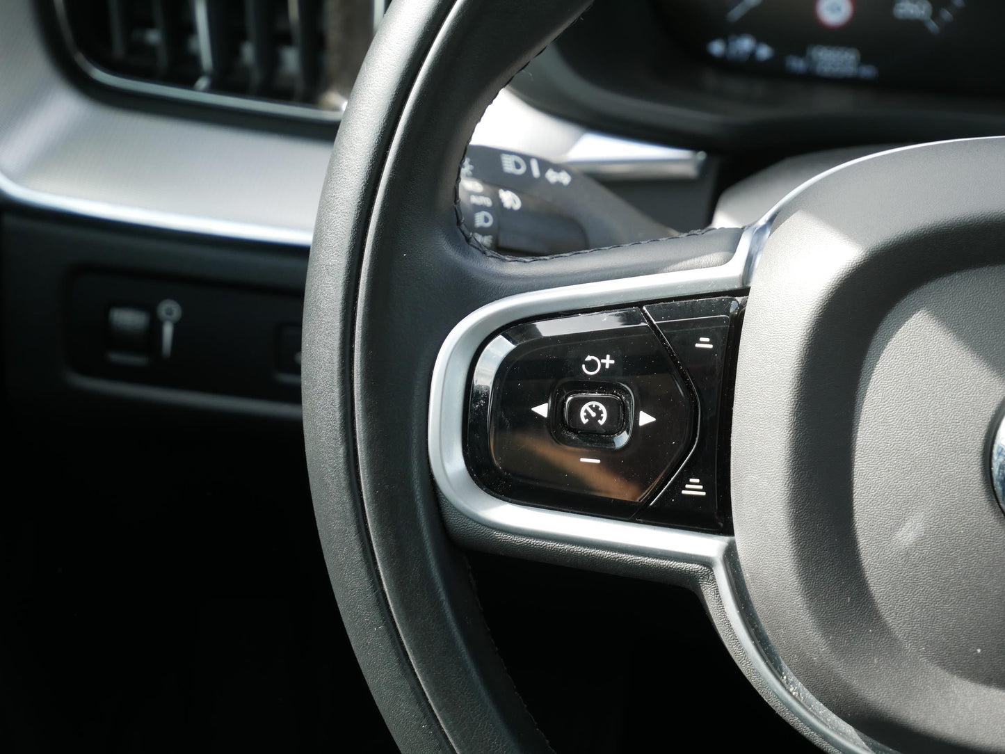 Volvo XC60 2.0 B5 173 kW INSCRIPTION