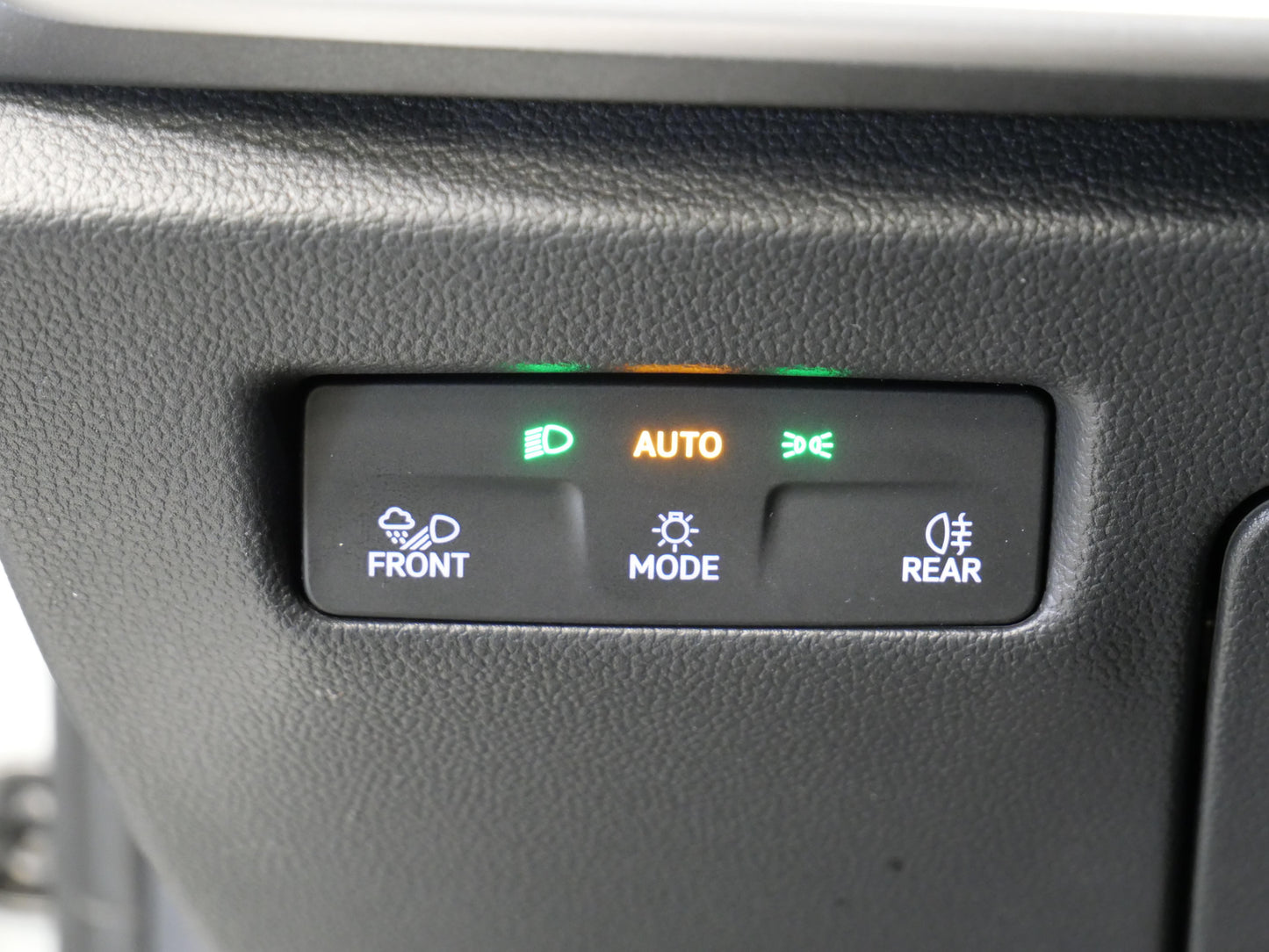 Škoda Superb 2.0 TDI 110 kW DSG Selection