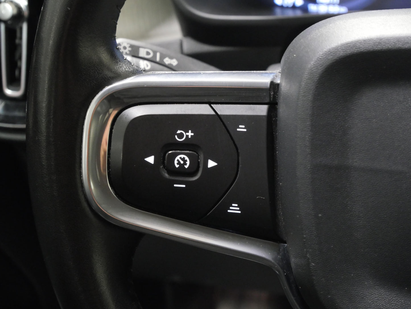 Volvo XC40 2.0 D4 140 kW Insciption