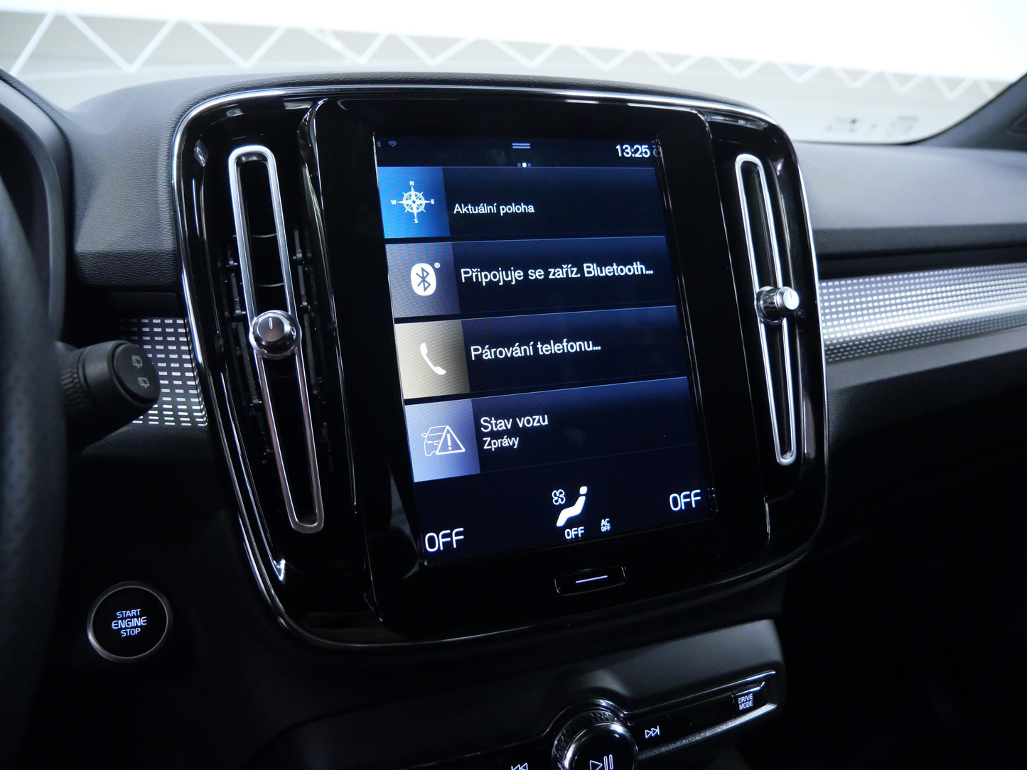 Volvo XC40 B4 145 kW AWD R-Design