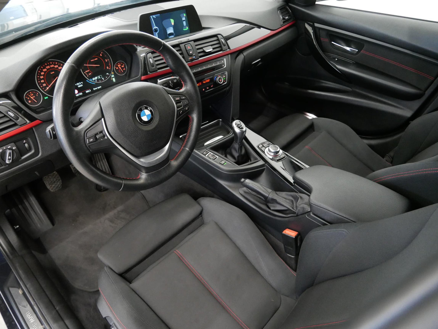 BMW Řada 3 320d xDrive 135 kW SPORT
