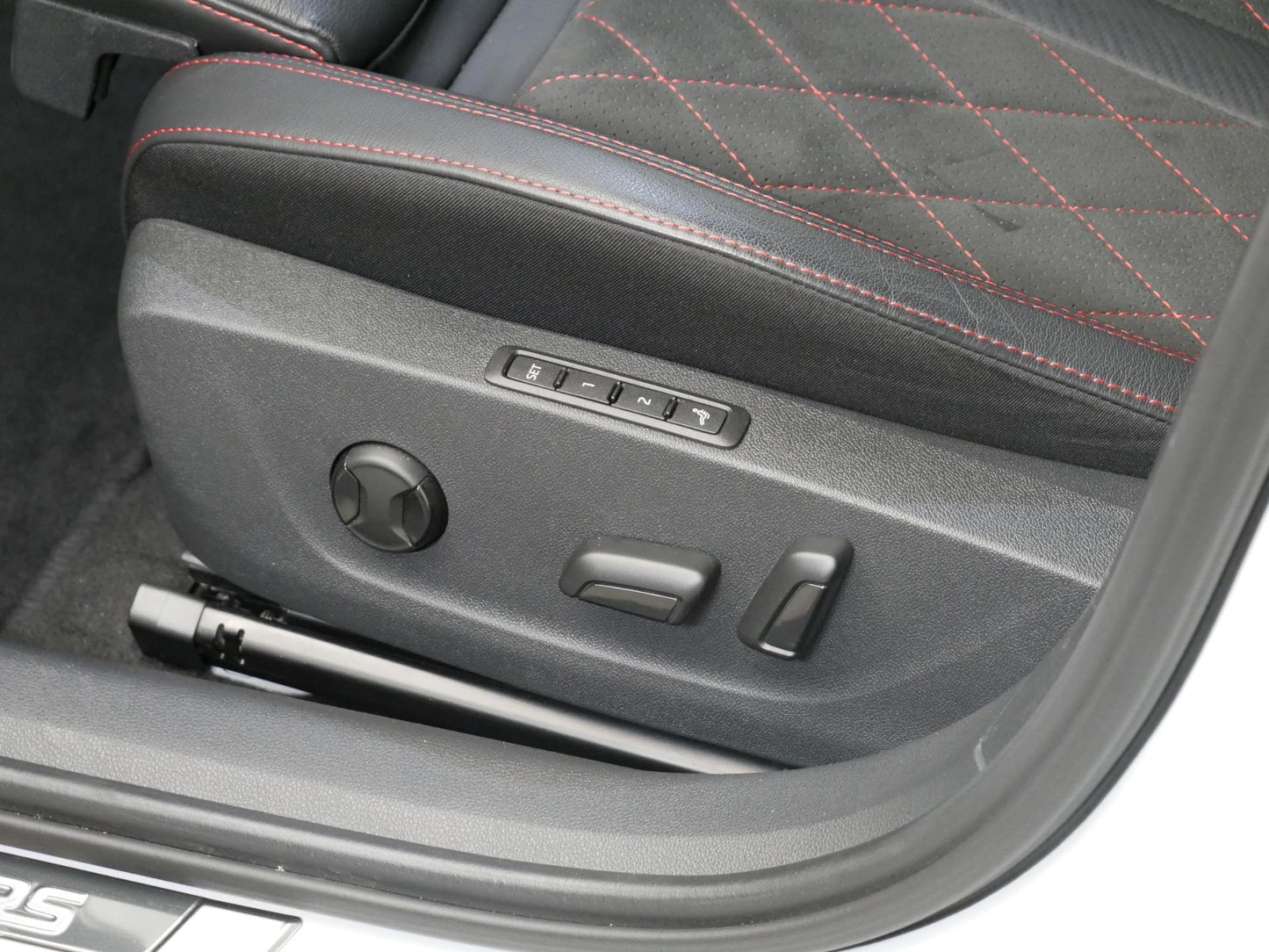 Škoda Octavia RS RS 2.0 TSI/180kW/DSG/TAŽNÉ/LED.MATRIX/NAVI/KAMERA/