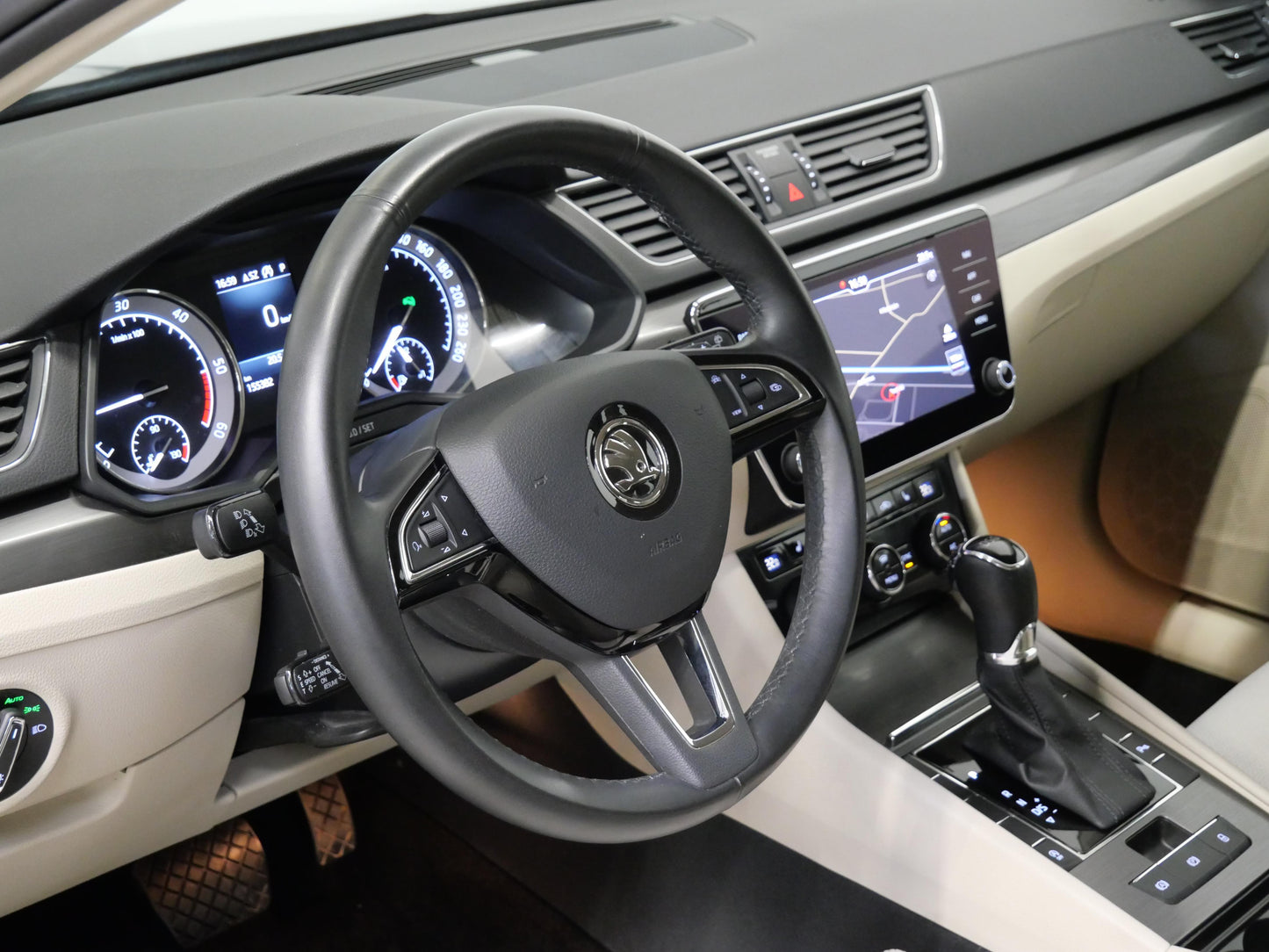 Škoda Superb 2.0 TDI 110 kW DSG Style