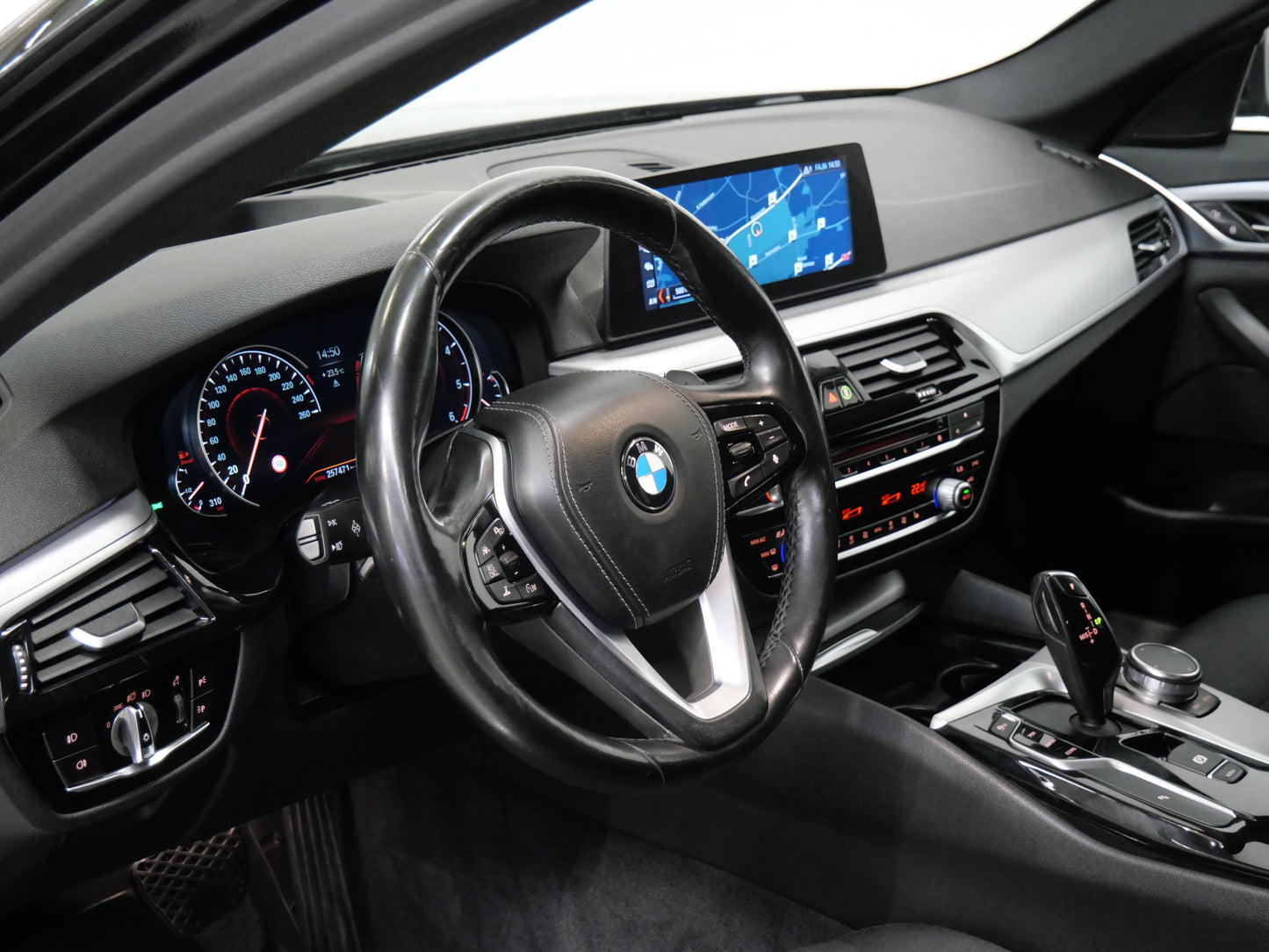 BMW Řada 5 530d 195 kW Touring