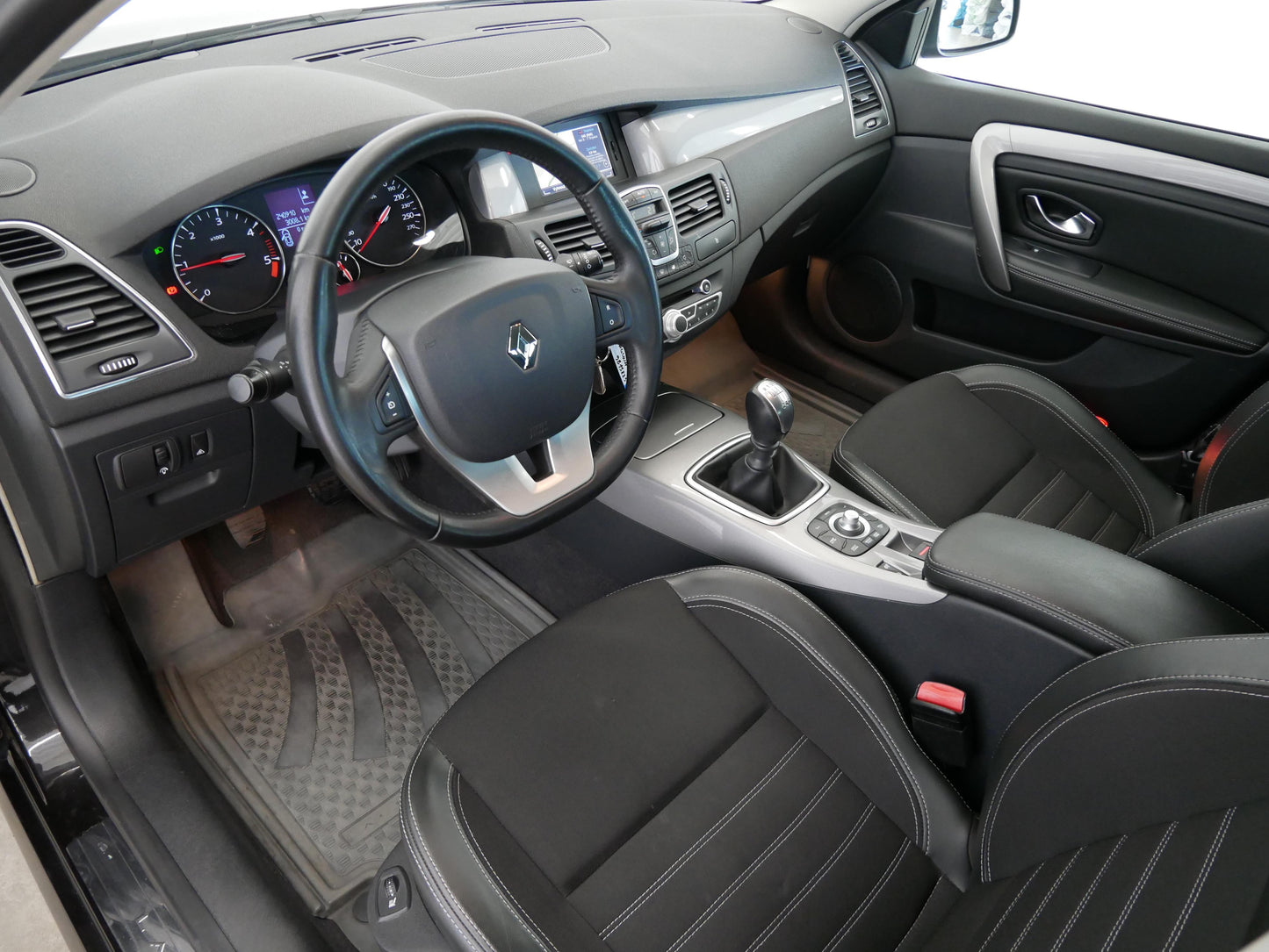 Renault Laguna 2.0 DCi 110kW Black Edition