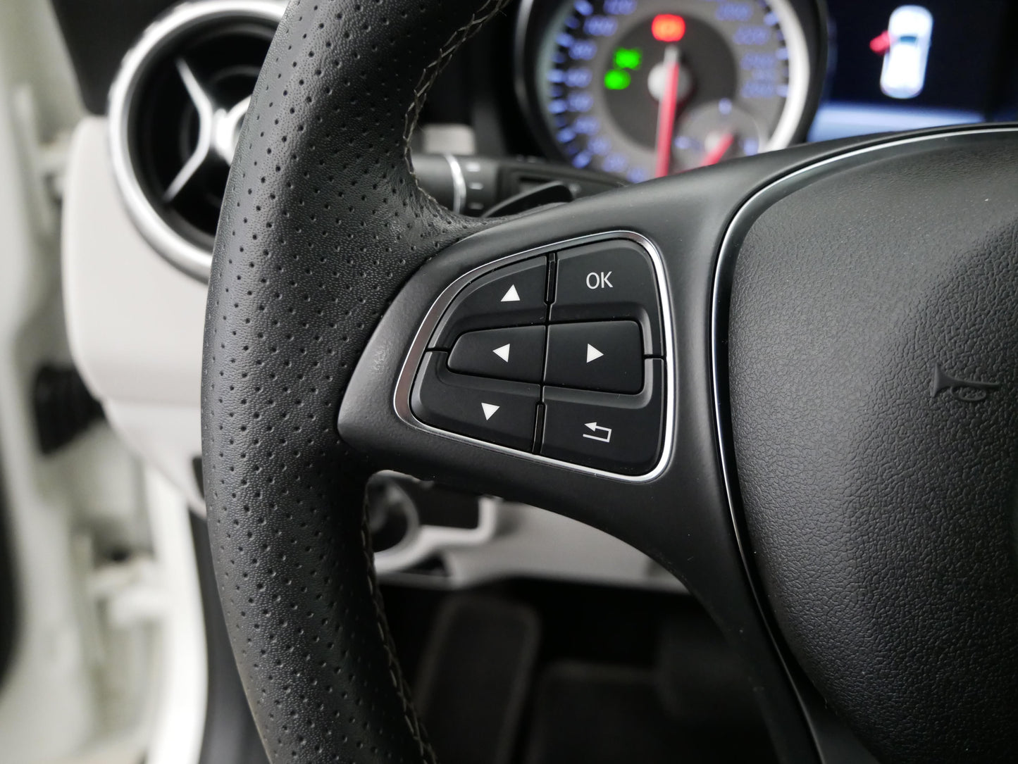 Mercedes-Benz GLA 200d 100 kW 4MATIC Urban