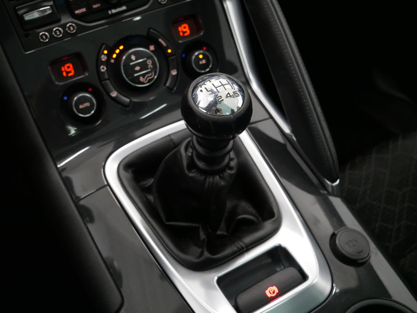 Peugeot 3008 1.6 HDi ALLURE