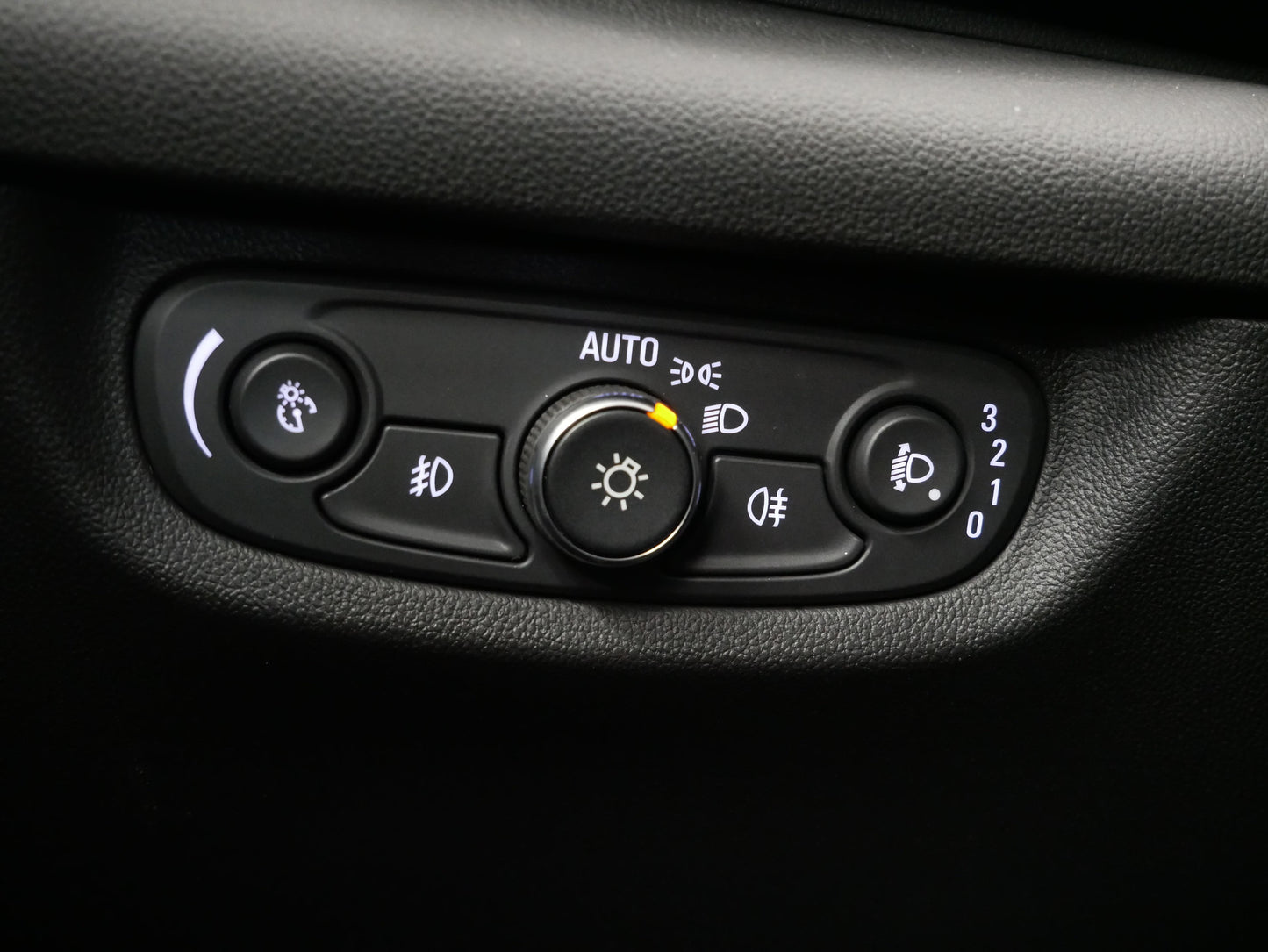 Opel Insignia 1.6 CDTi 100 kW AT