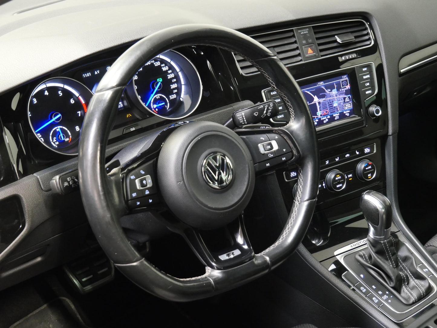 Volkswagen Golf 2.0 TSI R 221 kW 4Motion