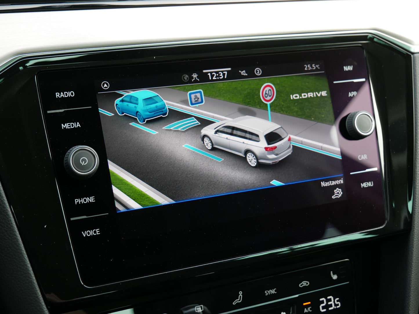 Volkswagen Passat 2.0 TDI 110 kW Elegance